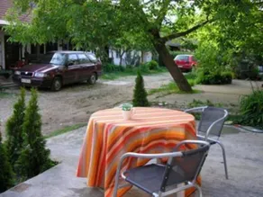 Family-oriented holiday apartment with terrace | Pet-friendly - Image 4
