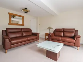 Cottage with garden - Image 3