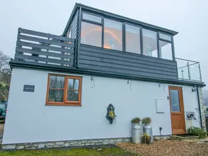 Cottage with jacuzzi & garden - Image 3