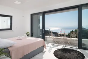 Spacieuse villa conviviale et familiale avec jardin, piscine privée et barbecue | Vue sur l'eau | Plage à proximité | Avec animaux admis - Image 2