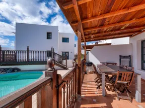Fully equipped big house with garden, pool & barbecue - Image 4