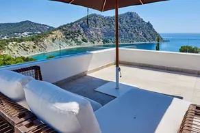 Villa mit Garten, privatem Pool und Terrasse | Stadtblick - Image 3
