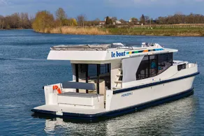 Boat with barbecue & terrace - Image 3