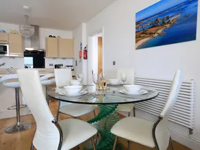 Cottage with garden & terrace - Image 3