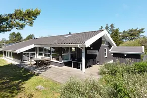 Fully equipped big house with pool, sauna & terrace - Image 2