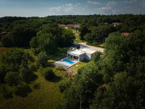 Appartamento con giardino, piscina privata e barbecue - Image 3