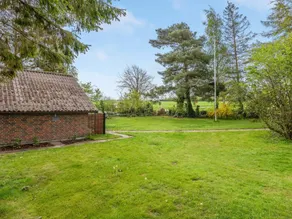Holiday home with barbeque - Image 4