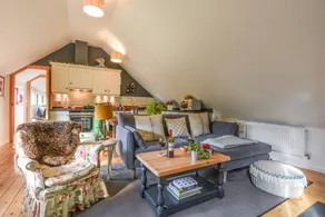 Cottage with garden - Image 3