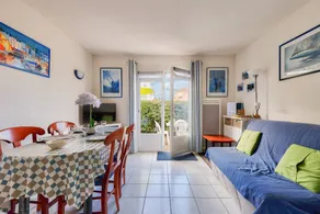 Apartment with garden, terrace & pool - Image 2