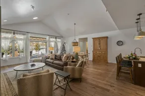 A/C, Hot Tub, Fire Pit, Fenced Yard, Pet Friendly! - Image 5