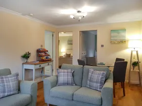 Family-oriented cottage with jacuzzi | Pets allowed - Image 3