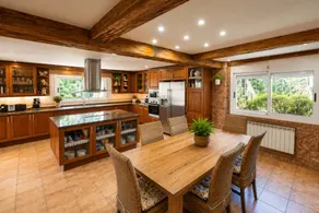 Villa with garden, hot tub & private pool - Image 3