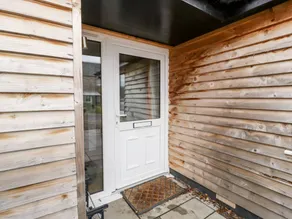 Child-friendly charming cottage with garden - Image 2