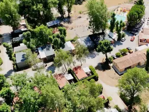 Family-oriented mobile home with terrace & pool | Pet-friendly - Image 2