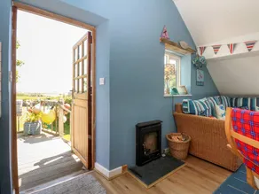 Cottage with garden | Beach view - Image 2