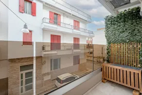 Charming holiday apartment with terrace | City view - Image 2