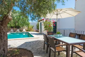 Family-oriented pleasant villa with garden, terrace & barbeque - Image 3