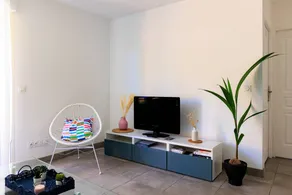 Holiday apartment with garden & terrace | Garden view - Image 4
