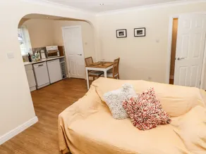 Fully equipped cottage - Image 5