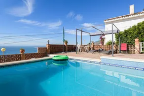 Villa conviviale et familiale avec terrasse, barbecue et jardin - Image 2