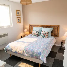 Holiday home with garden, barbecue & terrace - Image 3