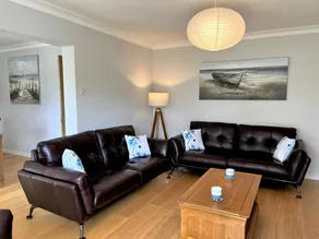 Fully equipped cottage with garden | Beach view - Image 5