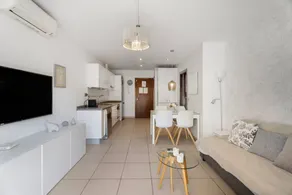 House | City view - Image 3