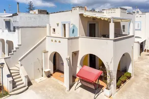 Maison avec terrasse | Vue ville - Image 2
