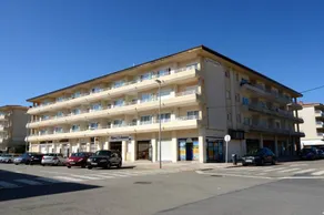 Appartement avec piscine et terrasse - Image 4