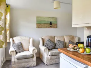 Cottage with garden | River view - Image 2