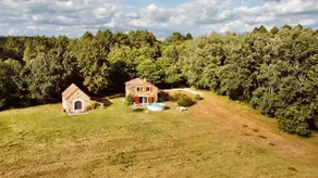 Holiday home with garden, barbecue & private pool - Image 4