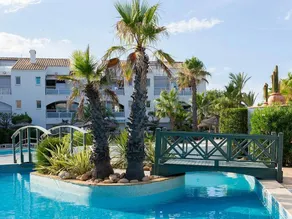 Holiday apartment with pool - Image 3