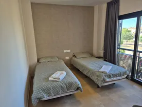 Familienorientierte Wohnung mit Terrasse, Grill und privatem Pool | Bergblick - Image 4