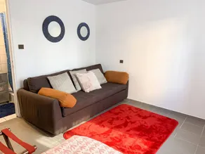 Flat with terrace - Image 2