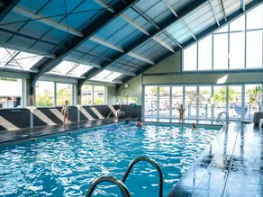 Villa avec sauna, jardin et piscine chauffée - Image 2