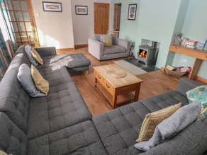 Cottage with garden - Image 4