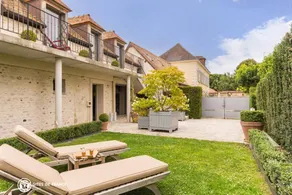 Pleasant gite with barbecue, terrace & private pool - Image 2