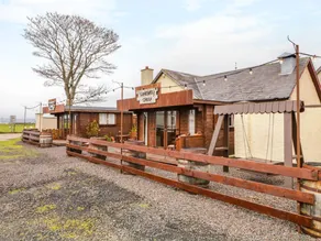 Cottage with garden - Image 3