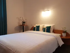 Private room | Garden view - Image 4