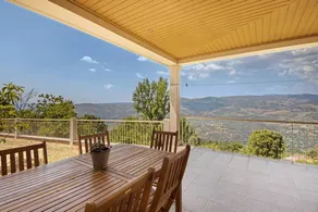 Merveilleuse maison de vacances entièrement équipée avec terrasse, internet haut débit et jardin | Vue montagne - Image 2