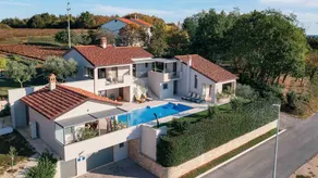 Attraente villa con giardino, terrazza e sauna - Image 5