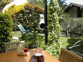 Charmant appartement entièrement équipé avec jardin, piscine et terrasse | Avec animaux admis - Image 3