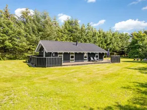 House with BBQ, terrace & hot tub - Image 2