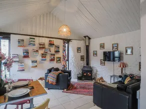 Cottage with pool & garden - Image 5