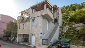 Villa with BBQ, terrace & garden - Image 4