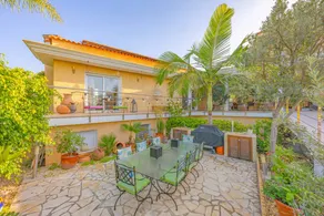 Voll ausgestattete Villa mit Grill, privatem Pool und Terrasse | Bergblick - Image 2