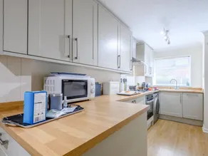 Cottage with garden - Image 2