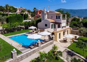 Villa with garden, barbecue & pool - Image 2