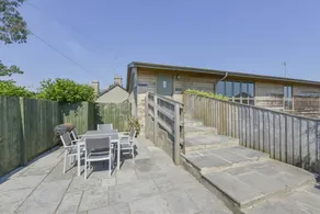 Cottage con giardino, piscina e barbecue - Image 2