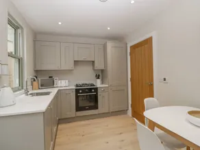 Family-friendly pleasant cottage with terrace & garden | Beach view | Close to the beach | Pet-friendly - Image 4
